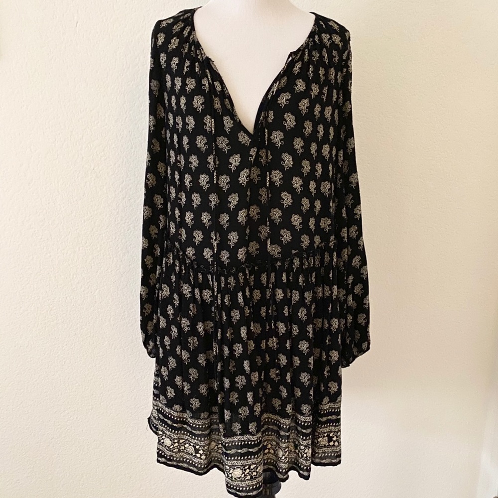 Zara Dress XS Long Sleeve Black Floral